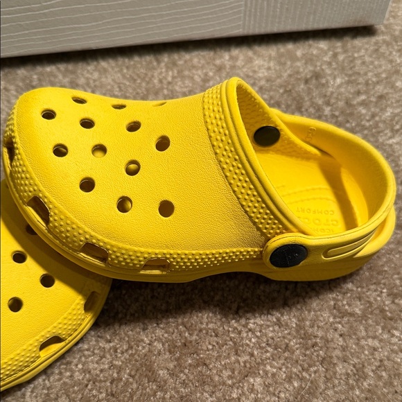 Kids Yellow Crocs - Picture 6 of 10